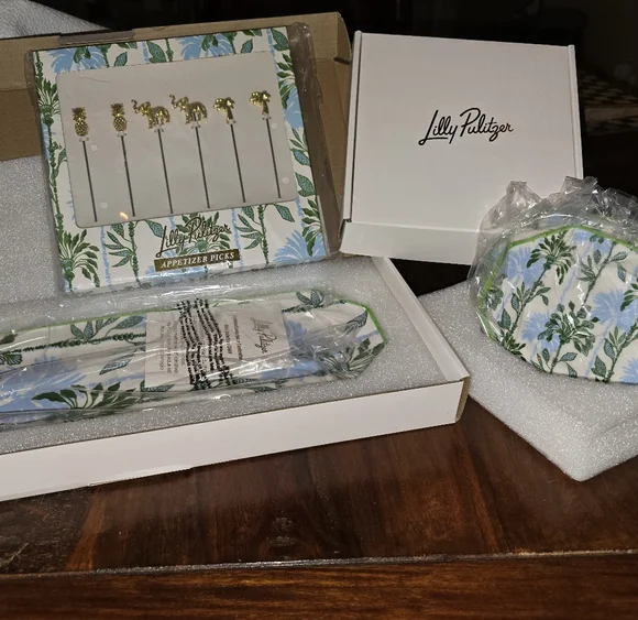 Lilly Pulitzer Green and Blue Dining Bar Set - Picture 1 of 6